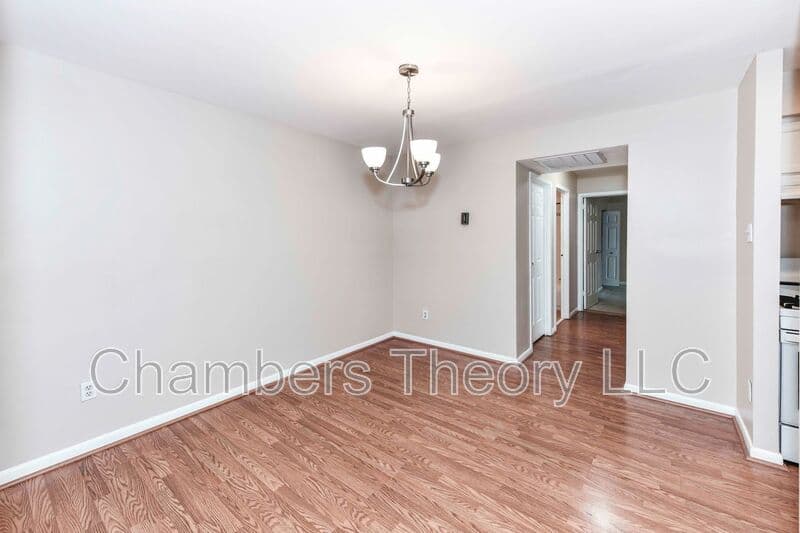 Reston Condo: 11244 Chestnut Grove Sq.