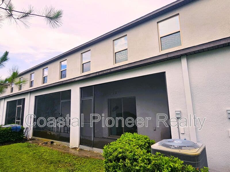 Riverview Townhome: 13251 Dupree Hills Pl