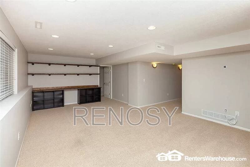 West Des Moines House: 7732 Beechtree Ln