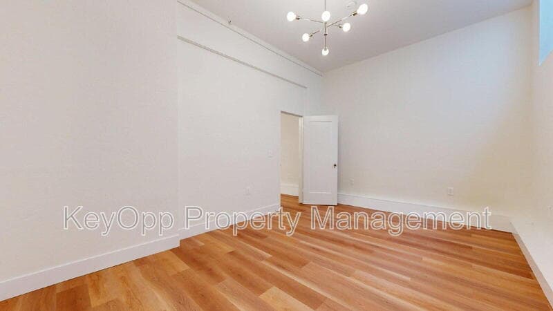 San Francisco Condo: 239 Brighton Avenue