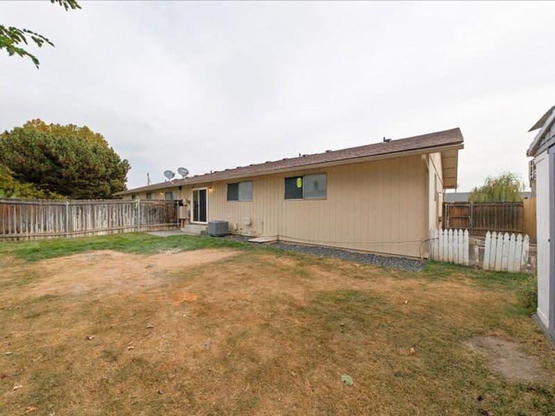 Kennewick Condo: 800 S. Huntington St.