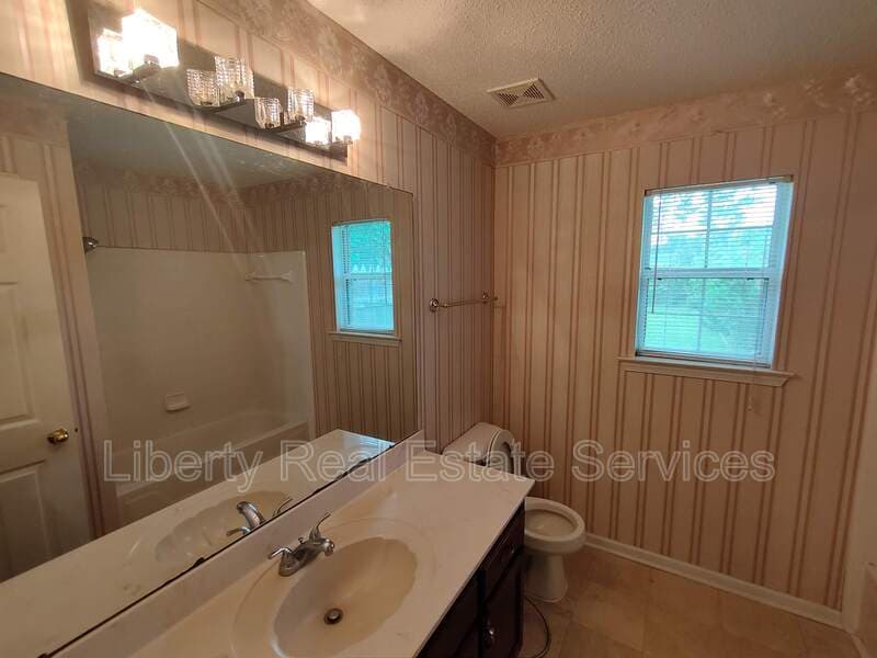 Hinesville House: 801 Hopeton Ct