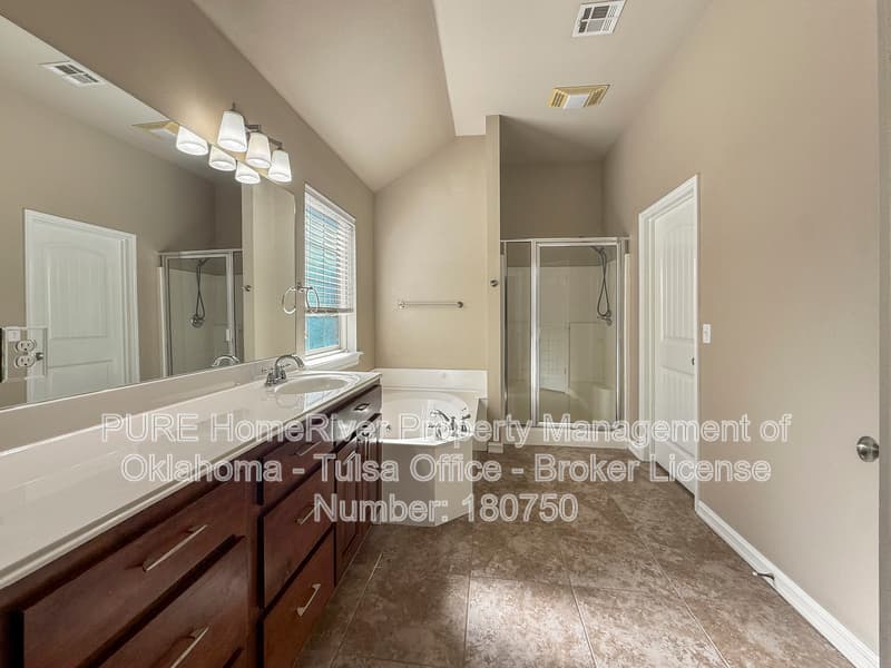 Broken Arrow House: 1012 W Fargo Ln
