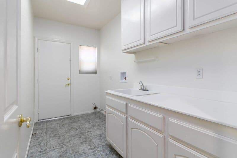Temecula House: 32579 Valentino Way