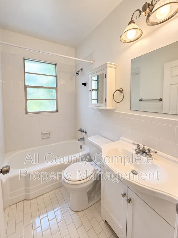 Jacksonville House: 4803 Lexington Ave