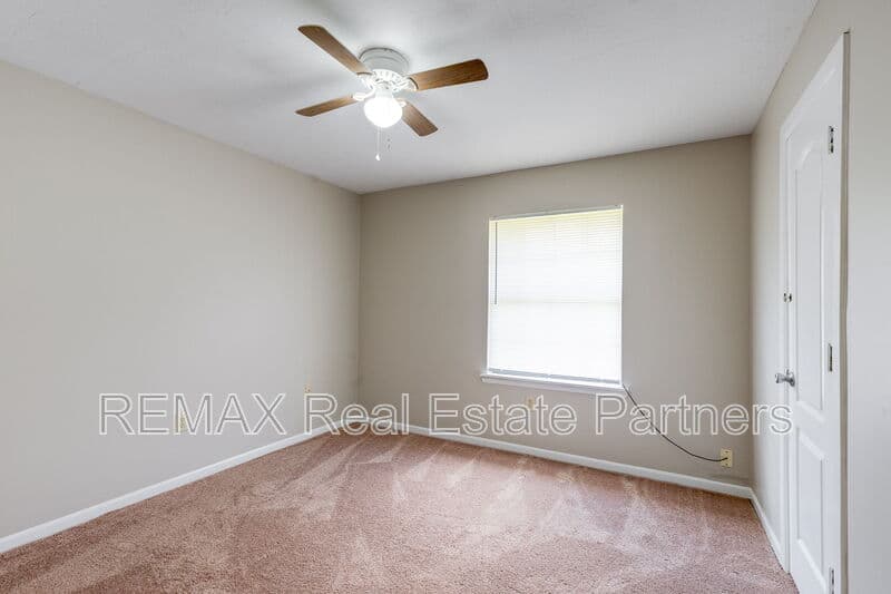 Hattiesburg House: 605 Hacienda Ave
