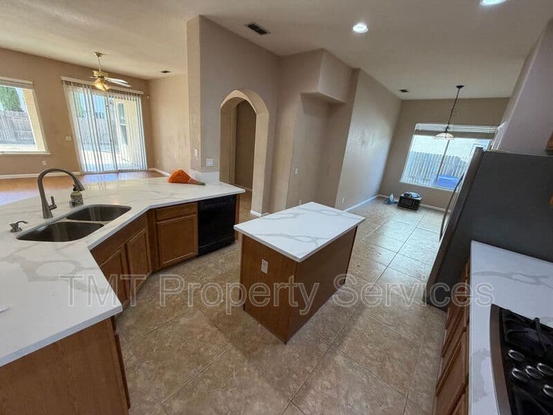 Elk Grove House: 9348 Sierra Spring Way