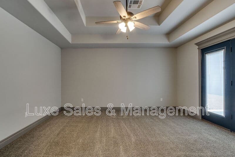 Edmond House: 6133 Oxnard St