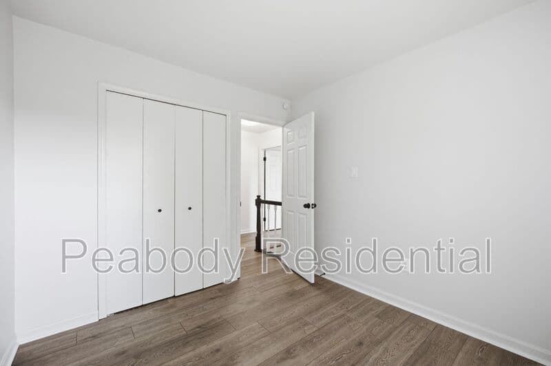 Great Falls House: 10609 Oxford Ct