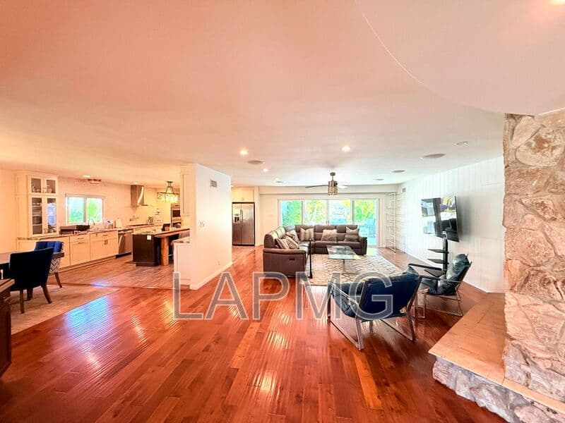 Los Angeles House: 5500 Shenandoah Avenue