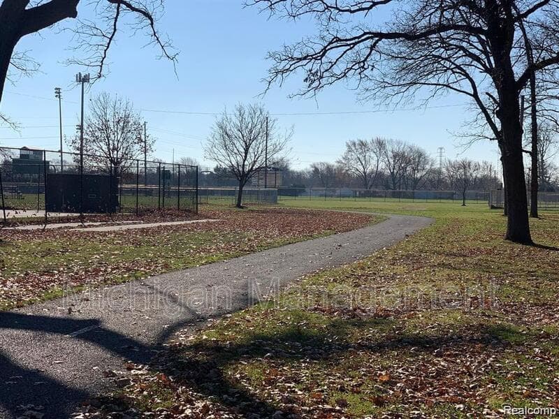 Allen Park Condo: 19220 Wick Rd
