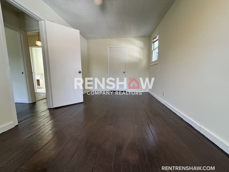 Memphis House: 1294 S Barksdale St