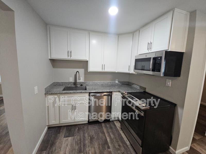 Pensacola House: 3258 Peagler Plaza Rd