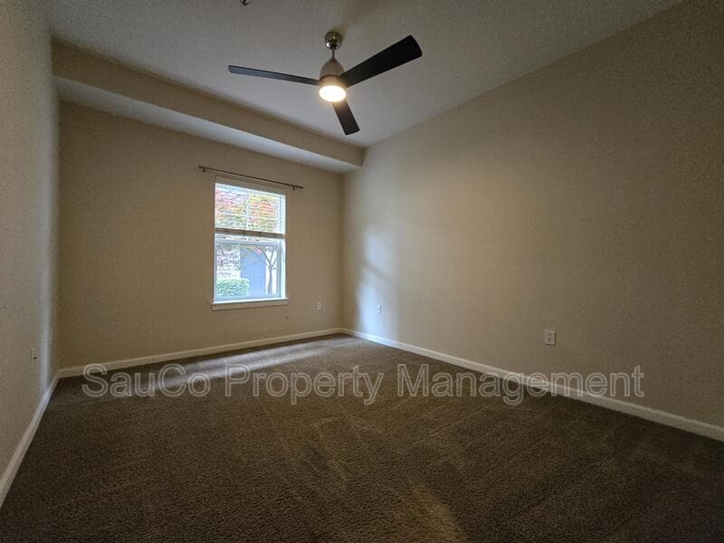 Hillsboro Condo: 10651 Northeast Red Wing Way #102