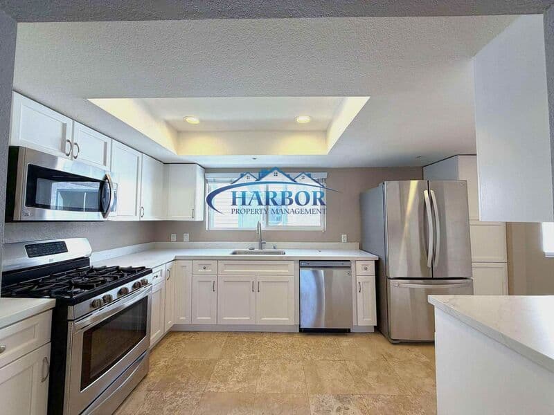 Long Beach Townhome: 533 Walnut Avenue