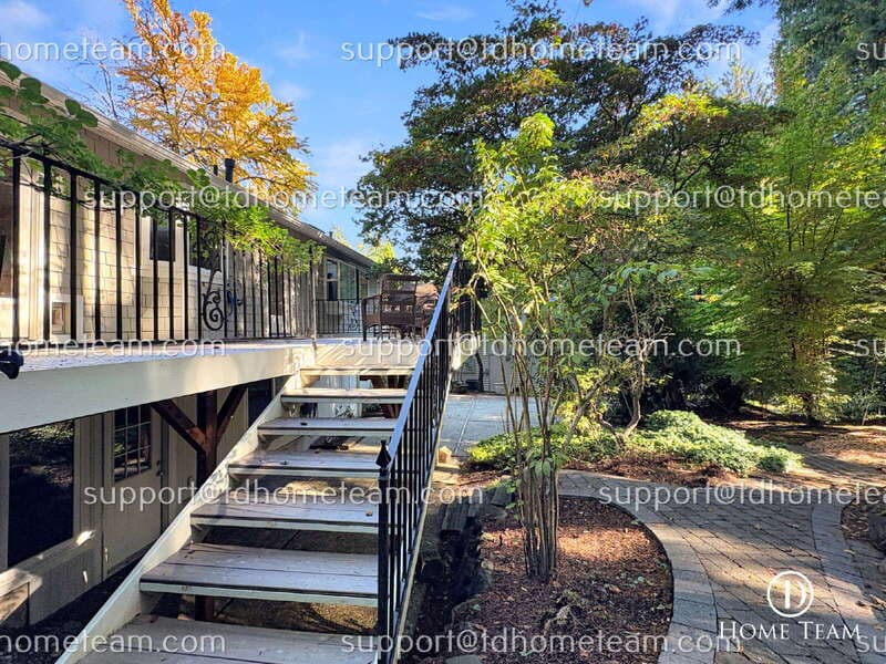 Bellevue House: 12903 NE 28th St