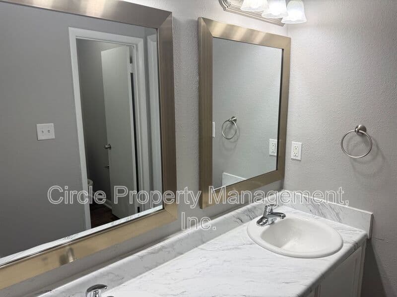 Huntsville Apartment: 2021 Highridge Drive SW