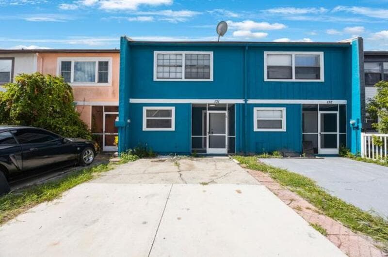 Largo Townhome: 2820 South Pines Drive - 131