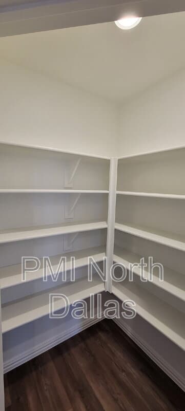 Fort Worth House: 2633 Oneida Lane
