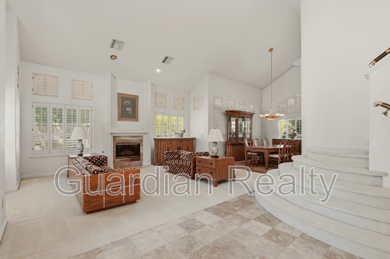 Henderson House: 1888 Woodhaven Dr