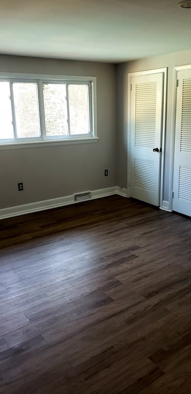Monroe Condo: Bedroom in Mid Century Mini Mansion - All Utilities & Wif Included  - Pool