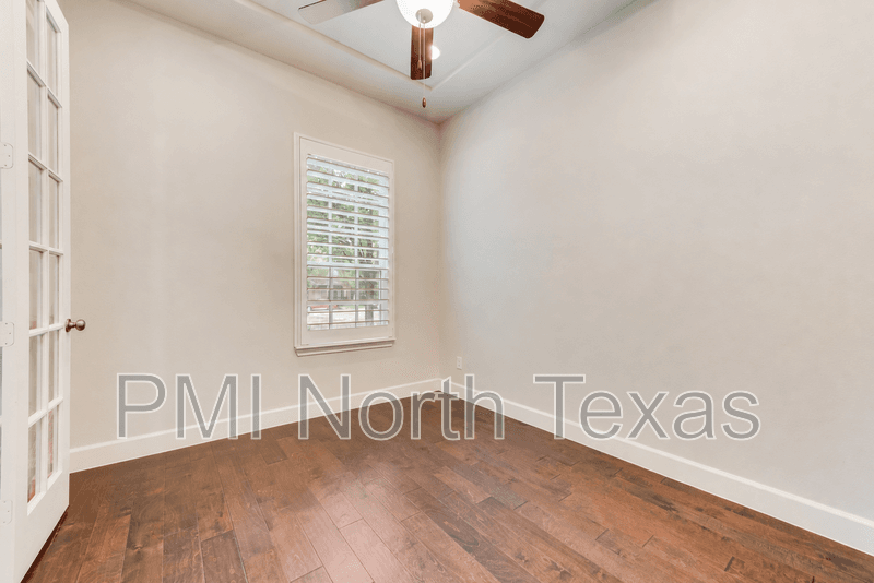 Frisco House: 8357 Canal Street