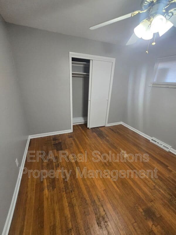 Columbus House: 3050 Clermont Rd