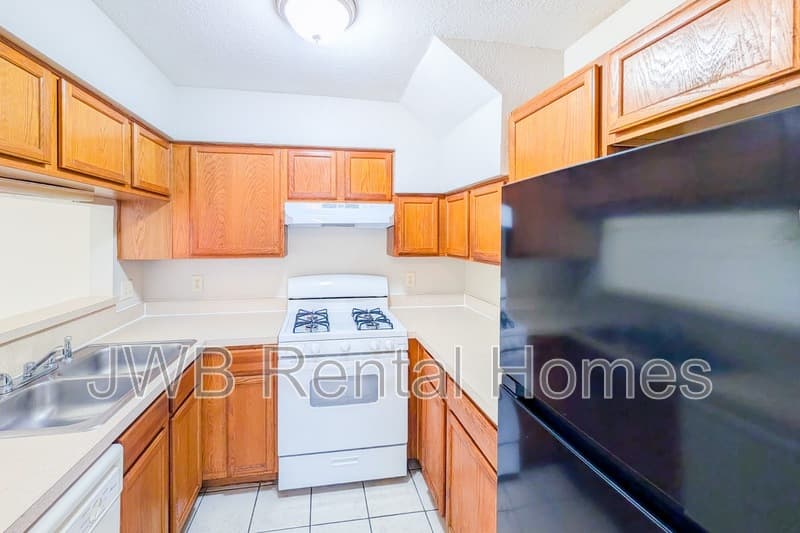 Atlantic Beach Townhome: 75 W 7th St