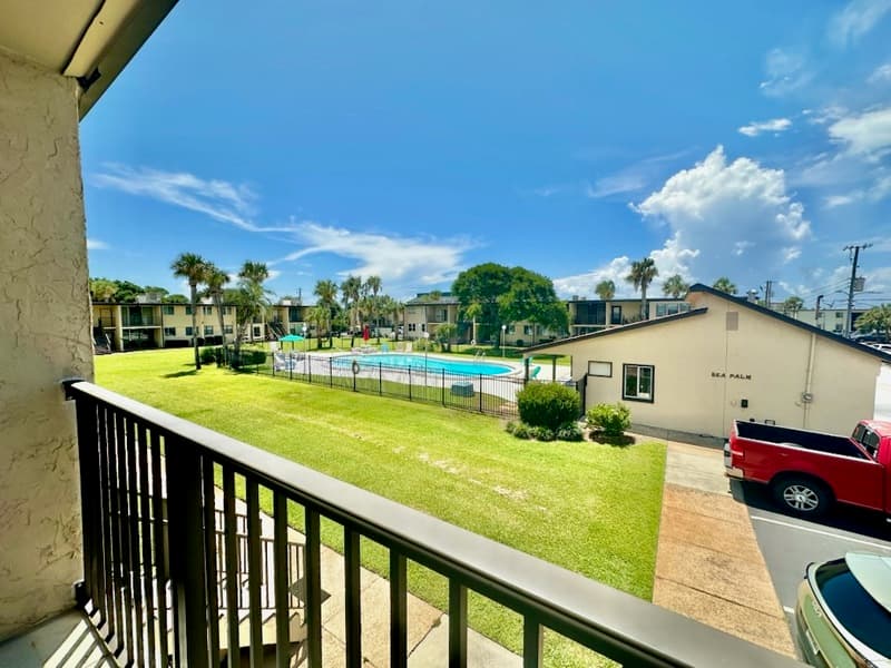 Fort Walton Beach Condo: 300 Miracle Strip Pkwy, 1H