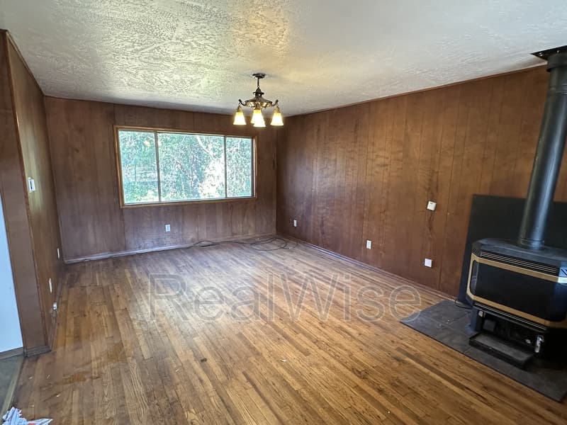 Rogue River House: 2978 E Evans Creek Rd