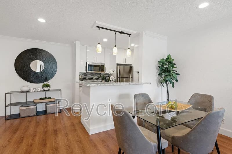 Daly City Condo: 396 Imperial Way