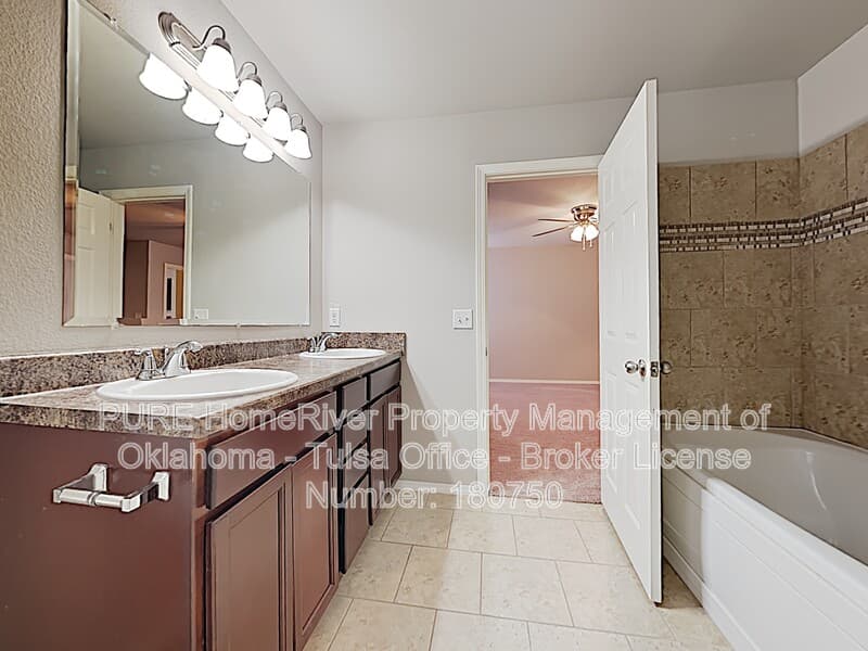 Bixby House: 5940 E 148th St S