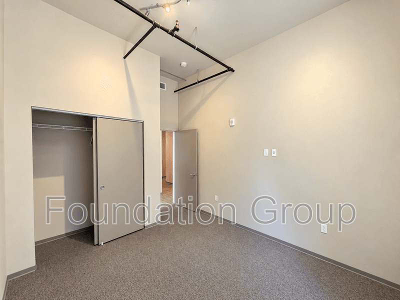 Seattle House: 2400 E Boston St