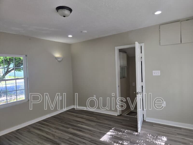 Louisville House: 451 N 25th St MK