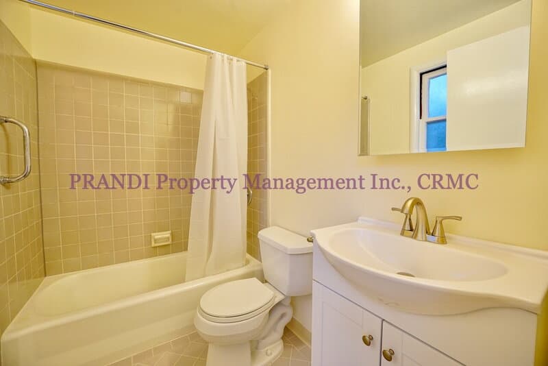 Corte Madera Condo: 25 Willow Ave
