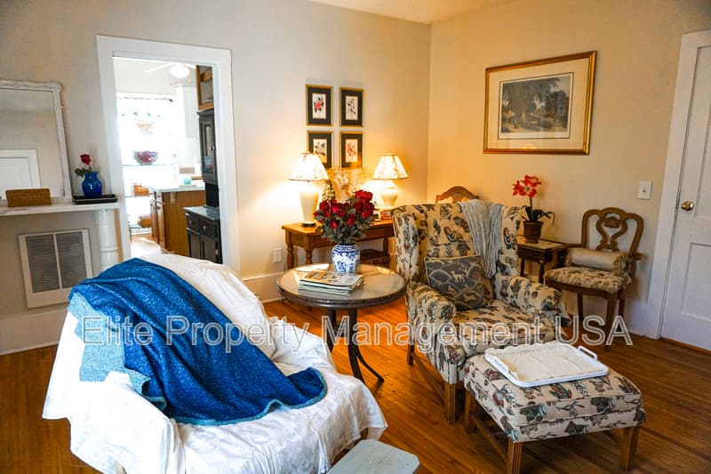 Lula Condo: 5904 Wall Street