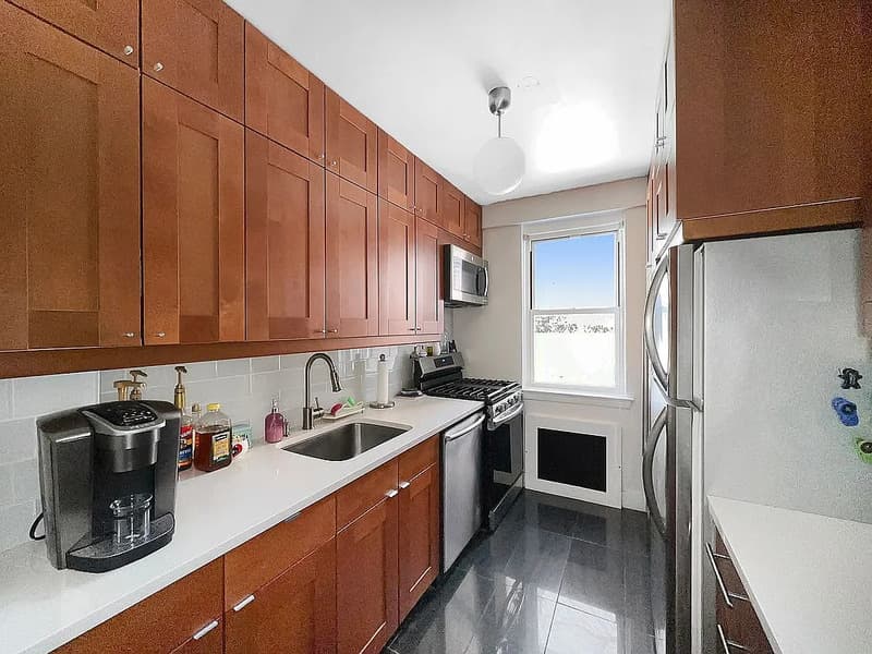 bronx Condo: 3725 Henry Hudson Pkwy W