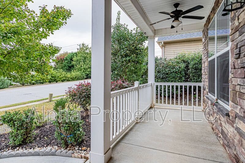 Greer House: 3 Keelin Ln