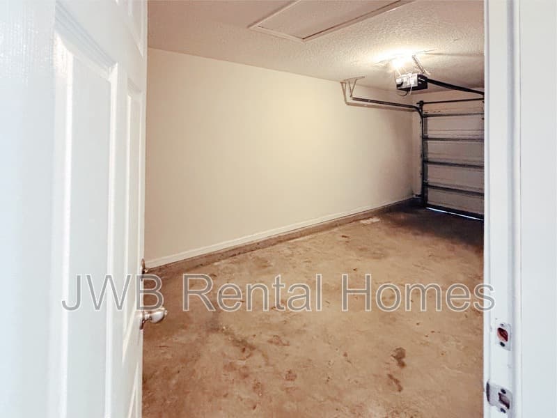 Jacksonville House: 2833 Circle St E
