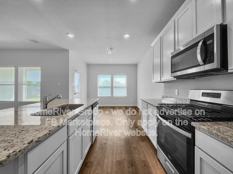 Navasota House: 2007 Spyglass Dr