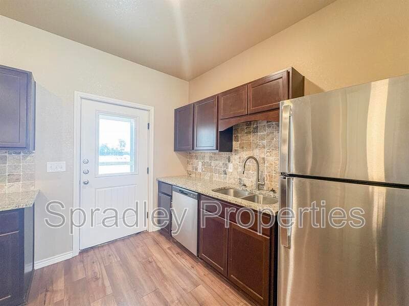 Belton Condo: 1072B Hibiscus Dr