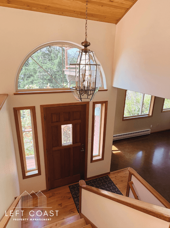 Waldport House: 7205 Southwest Burl Drive
