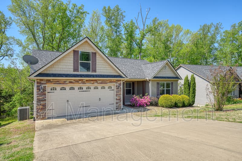 Inman House: 151 Harvest Ridge Drive