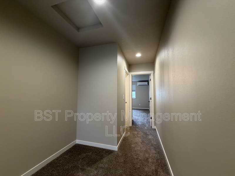 Keizer Townhome: 4035 Filbert St NE, Keizer, OR 97303