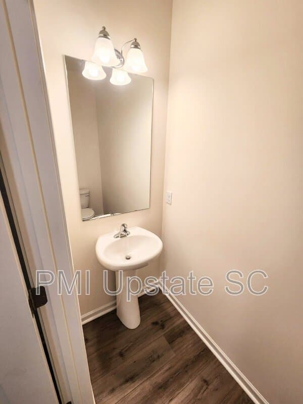 Fountain Inn House: 743 Fountainbrook Ln