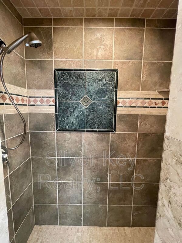 Sweetwater Townhome: 415 Ashbury Circle