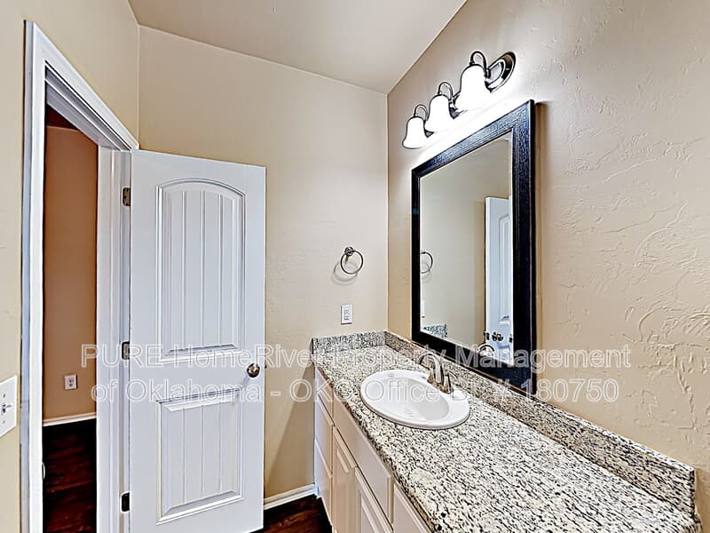 Yukon Condo: 11200 Coachmans Rd