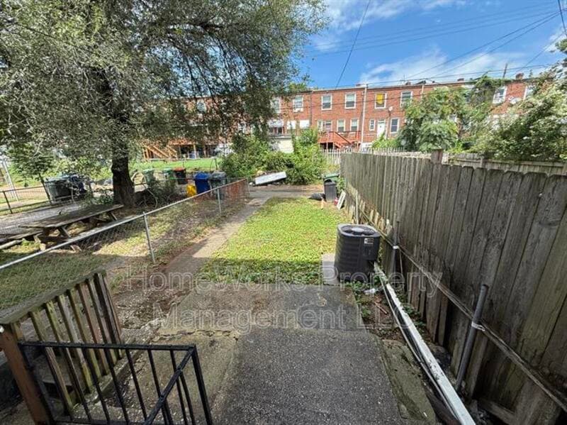 BALTIMORE Townhome: 3844 ELMLEY AVE