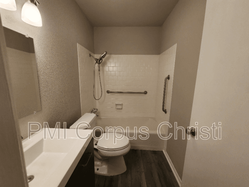 Corpus Christi Condo: 6132 Hidden Cv