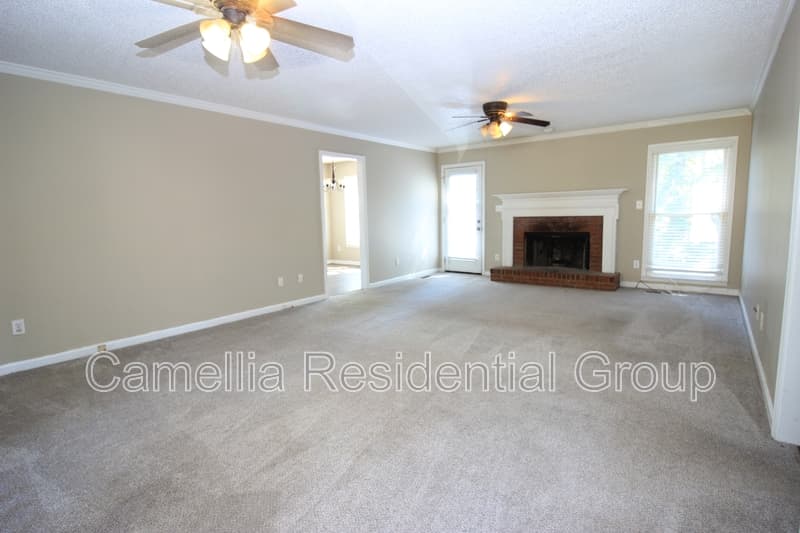 Calera House: 120 Southern Hills Circle